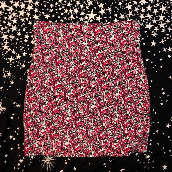 Floral mini skirt - Picture 1 of 3